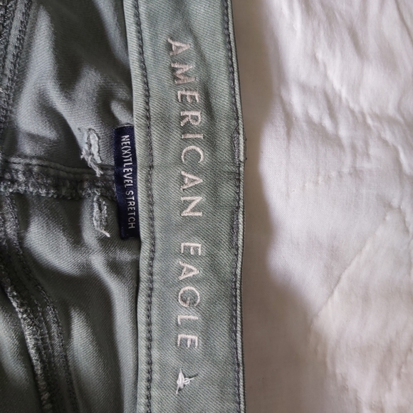 American Eagle high rise khaki green Cropped jeggings - Picture 2 of 9